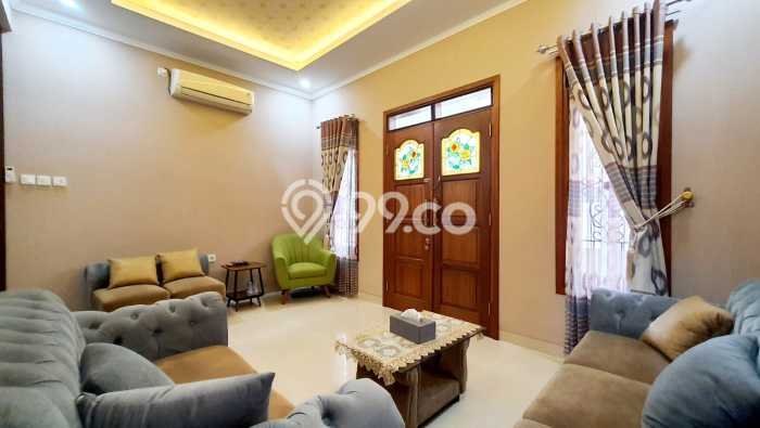 Rumah Modern Cantik 4 Kamar Siap Huni di Ciracas Rumah Modern Cantik 4 Kamar Siap Huni di Ciracas