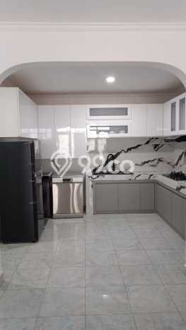 For Sale! Luxury House LT 300m2 Desain Elegan di Tuban For Sale! Luxury House LT 300m2 Desain Elegan di Tuban