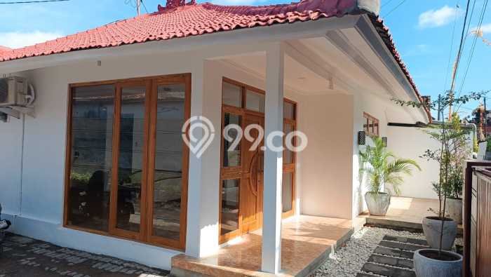 For Sale! Luxury House LT 300m2 Desain Elegan di Tuban For Sale! Luxury House LT 300m2 Desain Elegan di Tuban