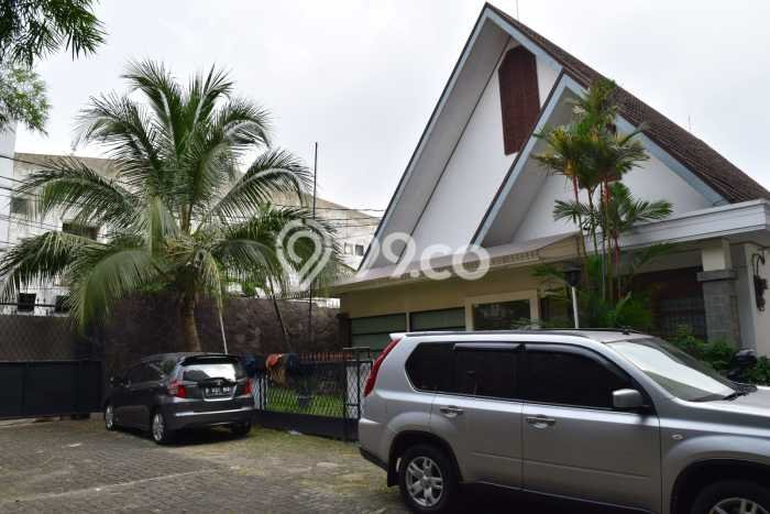 Siap Huni Rumah Mewah 8 Kamar di Kebayoran Baru Dekat ke Mana Pun Siap Huni Rumah Mewah 8 Kamar di Kebayoran Baru Dekat ke Mana Pun