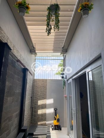 Rumah Mewah LB 180m2 Siap Pakai Desain Elegan di Pondok Kelapa, Jakarta Timur Rumah Mewah LB 180m2 Siap Pakai Desain Elegan di Pondok Kelapa, Jakarta Timur