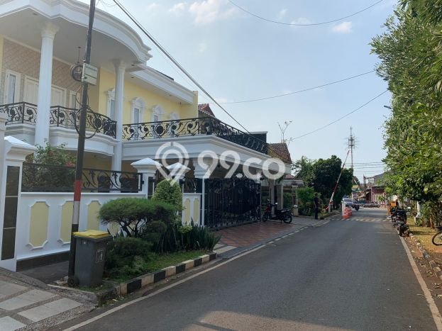 Rumah Mewah LB 600m2 Siap Huni Desain Elegan di Pondok Kelapa, Jakarta Timur Rumah Mewah LB 600m2 Siap Huni Desain Elegan di Pondok Kelapa, Jakarta Timur