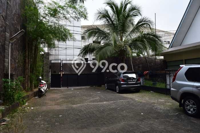Siap Huni Rumah Mewah 8 Kamar di Kebayoran Baru Dekat ke Mana Pun Siap Huni Rumah Mewah 8 Kamar di Kebayoran Baru Dekat ke Mana Pun