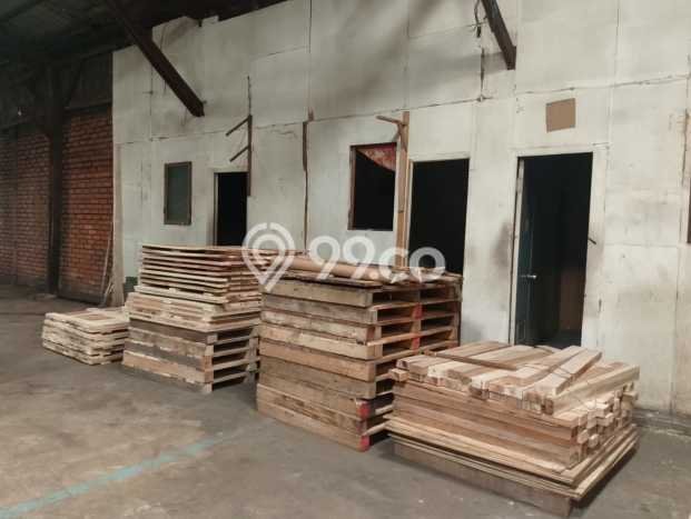 Gudang di Jatinegara, Luas 800m2m², Kawasan Bisnis Gudang di Jatinegara, Luas 800m2m², Kawasan Bisnis