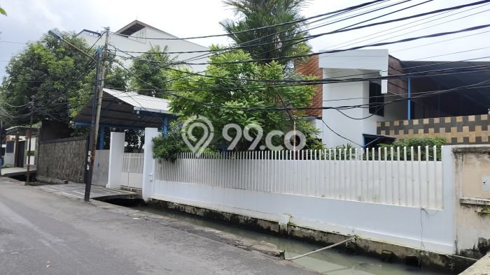 For Sale! Premium House LT 830m2 Desain Elegan di Jelambar For Sale! Premium House LT 830m2 Desain Elegan di Jelambar