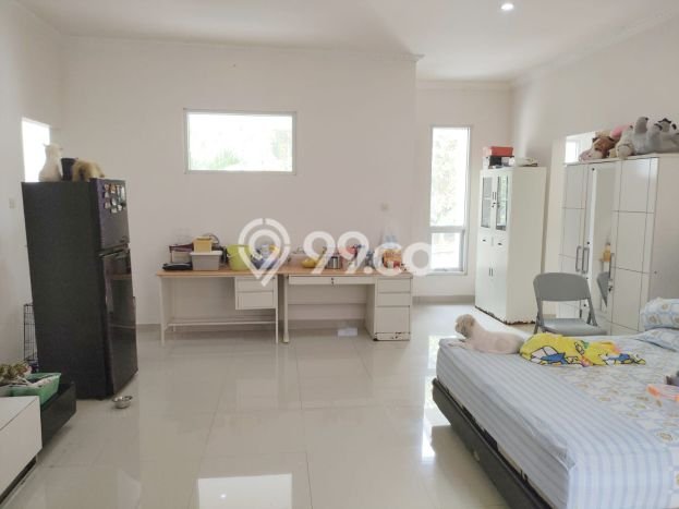 Ready to Use! Luxury House LT 210m2 Desain Elegan di Semanan Ready to Use! Luxury House LT 210m2 Desain Elegan di Semanan