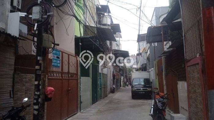 Rumah Luas Asri 4 KT Siap Pakai di Teluk Gong Jakarta Utara Rumah Luas Asri 4 KT Siap Pakai di Teluk Gong Jakarta Utara
