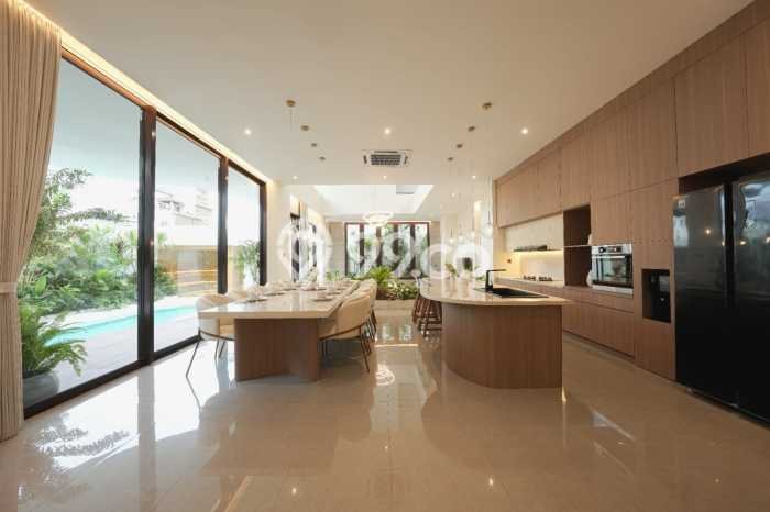 DIJUAL! Vila di , Area 315m2m², Lokasi Strategis DIJUAL! Vila di , Area 315m2m², Lokasi Strategis