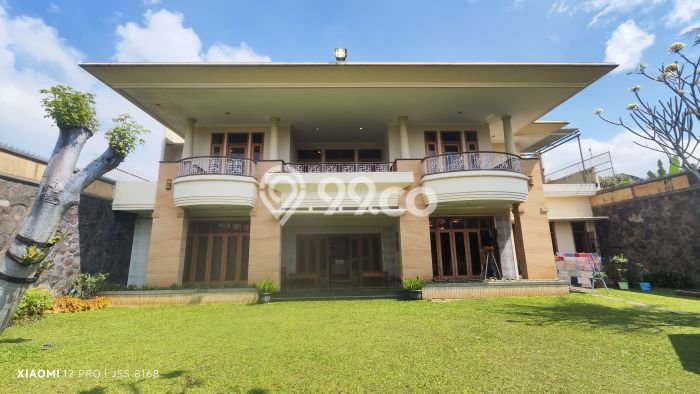 Jual Rumah Luas Megah Dengan View Eksklusif di Setiabudi, Bandung Jual Rumah Luas Megah Dengan View Eksklusif di Setiabudi, Bandung