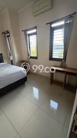 Disewakan! Rumah 4 Kamar Tidur &
2 Kamar Mandi di Singgasana, Bandung Disewakan! Rumah 4 Kamar Tidur &
2 Kamar Mandi di Singgasana, Bandung