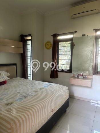 Disewakan! Rumah 4 Kamar Tidur &
2 Kamar Mandi di Singgasana, Bandung Disewakan! Rumah 4 Kamar Tidur &
2 Kamar Mandi di Singgasana, Bandung