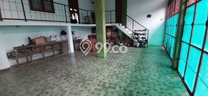 Rumah Elit LB 350m2 Siap Pakai Desain Elegan di Geger Kalong, Bandung Rumah Elit LB 350m2 Siap Pakai Desain Elegan di Geger Kalong, Bandung