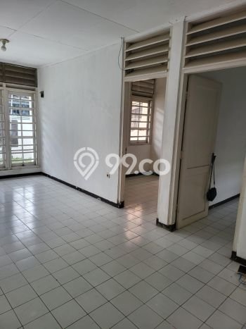 Dijual Rumah 4 Kamar Lokasi Ideal Bagus dan Strategis di Antapani Dijual Rumah 4 Kamar Lokasi Ideal Bagus dan Strategis di Antapani