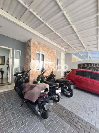 Rumah Elit Modern Tanpa Renovasi di Setra Duta Bandung Rumah Elit Modern Tanpa Renovasi di Setra Duta Bandung