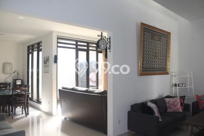 Rumah Mewah Siap Huni LT 200m2 di Coblong, Bandung Rumah Mewah Siap Huni LT 200m2 di Coblong, Bandung