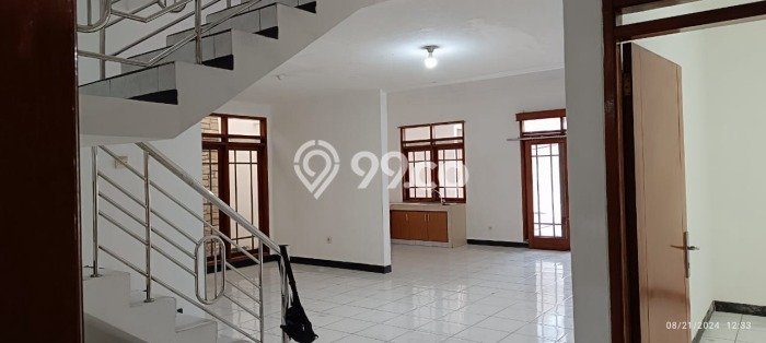 Rumah Mewah LB 200m2 Siap Pakai Desain Elegan di Pasteur, Bandung Rumah Mewah LB 200m2 Siap Pakai Desain Elegan di Pasteur, Bandung