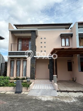 Disewakan! Rumah 4 Kamar Tidur &
4 Kamar Mandi di Dago, Bandung Disewakan! Rumah 4 Kamar Tidur &
4 Kamar Mandi di Dago, Bandung