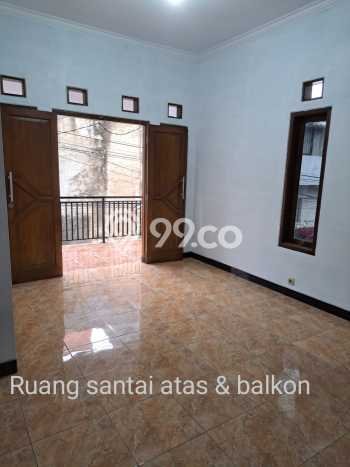 Jarang Ada! Rumah Sewa 5 Kamar Nyaman Siap Huni Buah Batu Jarang Ada! Rumah Sewa 5 Kamar Nyaman Siap Huni Buah Batu