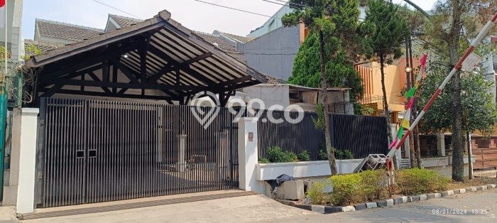 Rumah Mewah LB 200m2 Siap Pakai Desain Elegan di Pasteur, Bandung Rumah Mewah LB 200m2 Siap Pakai Desain Elegan di Pasteur, Bandung
