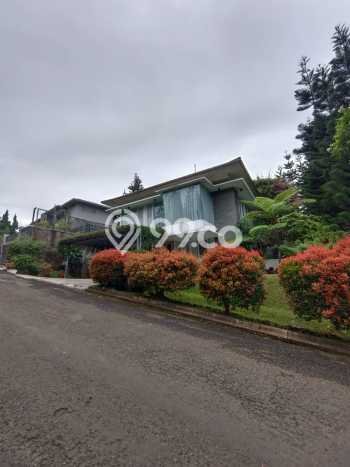 Rumah Mewah LB 345m2 Siap Pakai Desain Elegan di Dago, Bandung Rumah Mewah LB 345m2 Siap Pakai Desain Elegan di Dago, Bandung