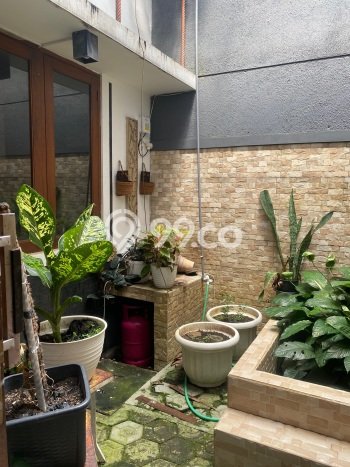 Rumah Mewah LB 160m2 Siap Pakai Desain Elegan di Geger Kalong, Bandung Rumah Mewah LB 160m2 Siap Pakai Desain Elegan di Geger Kalong, Bandung