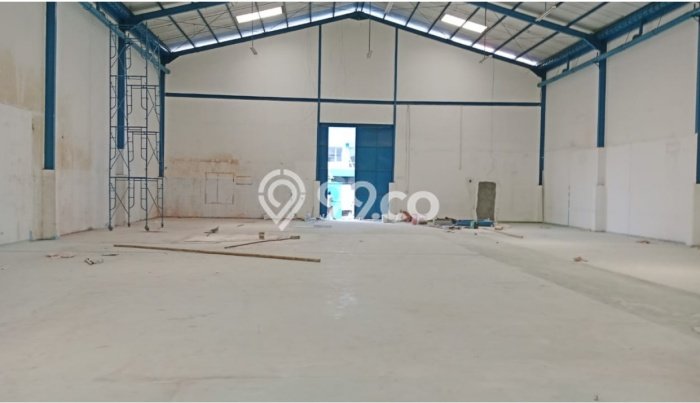 Unit Gudang disewakan di Cipondoh Tangerang dengan LT 800m2 / LB 600m2 Unit Gudang disewakan di Cipondoh Tangerang dengan LT 800m2 / LB 600m2