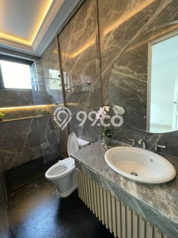 Siap Huni Hunian Elit 5 Kamar di Kelapa Gading Dekat ke Mana Pun Siap Huni Hunian Elit 5 Kamar di Kelapa Gading Dekat ke Mana Pun