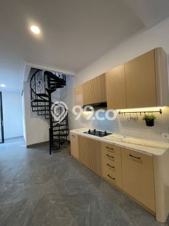Siap Huni Hunian Elit 5 Kamar di Kelapa Gading Dekat ke Mana Pun Siap Huni Hunian Elit 5 Kamar di Kelapa Gading Dekat ke Mana Pun