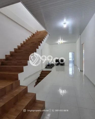 KAWASAN KOMERSIAL! Ruko For Rent Kawasan Medan Polonia, Luas 256m², Lokasi Strategis KAWASAN KOMERSIAL! Ruko For Rent Kawasan Medan Polonia, Luas 256m², Lokasi Strategis