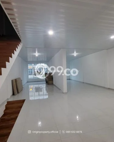 KAWASAN KOMERSIAL! Ruko For Rent Kawasan Medan Polonia, Luas 256m², Lokasi Strategis KAWASAN KOMERSIAL! Ruko For Rent Kawasan Medan Polonia, Luas 256m², Lokasi Strategis