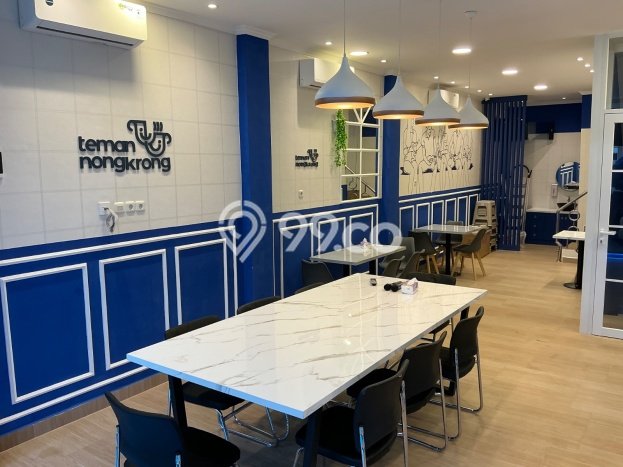 Ruko Dijual di Prime Area Jakarta Barat Luas 240m2 Ruko Dijual di Prime Area Jakarta Barat Luas 240m2