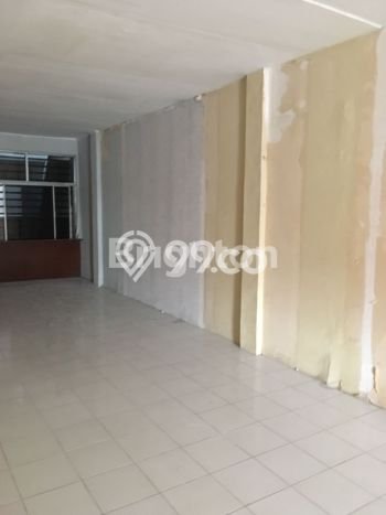 Ruko Disewa di Jakarta Selatan dengan LB 192m2 Area Komersial Ramai Ruko Disewa di Jakarta Selatan dengan LB 192m2 Area Komersial Ramai