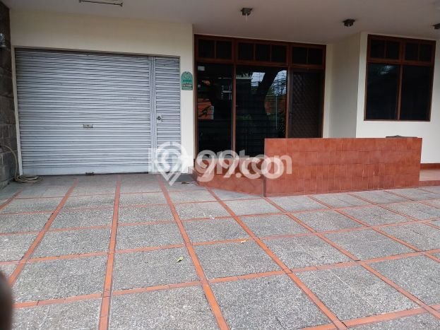 Hunian Mewah LB 250m2 Siap Pakai Desain Elegan di Rawamangun, Jakarta Timur Hunian Mewah LB 250m2 Siap Pakai Desain Elegan di Rawamangun, Jakarta Timur