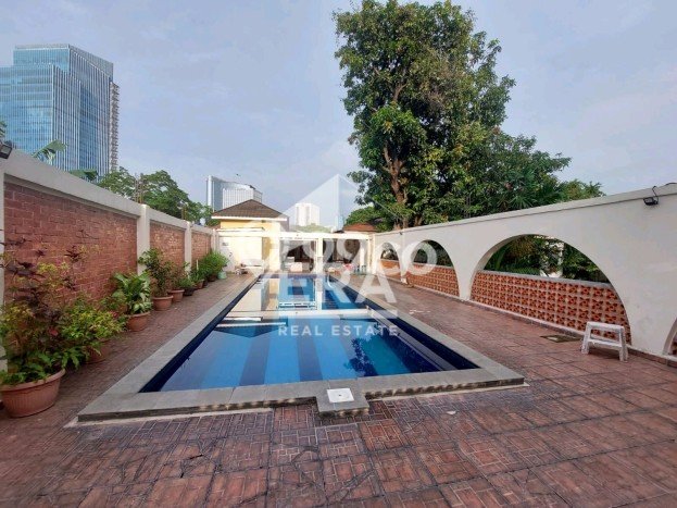 Dijual Rumah Mewah Exclusive di Tebet, Jakarta Selatan Dijual Rumah Mewah Exclusive di Tebet, Jakarta Selatan