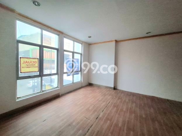 Ruko Dijual di Jakarta Barat LT 116m2 & LB 210m2 Lokasi Terbaik! Ruko Dijual di Jakarta Barat LT 116m2 & LB 210m2 Lokasi Terbaik!