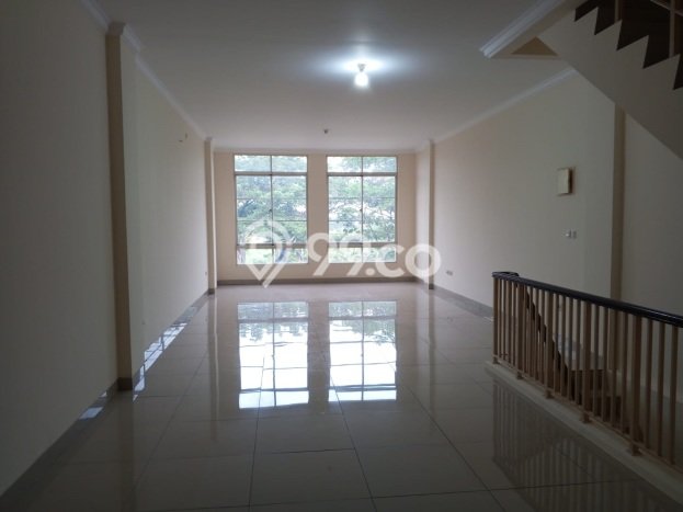 Disewakan Ruko di Kawasan Ramai Green Lake City Luas 236m2 Disewakan Ruko di Kawasan Ramai Green Lake City Luas 236m2