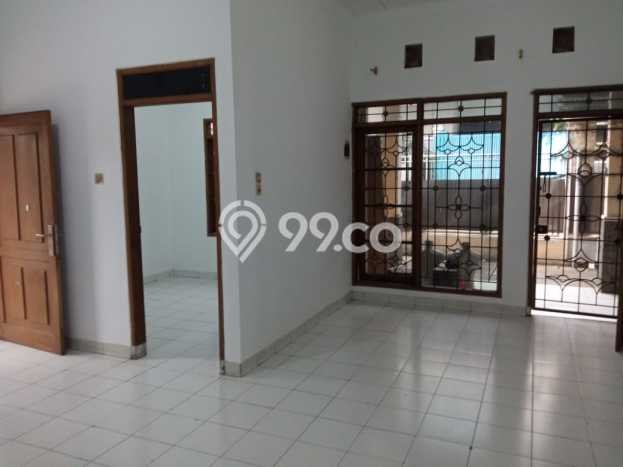 Disewakan Rumah Murah di Taman Holis Indah Bandung dengan 3 KT Disewakan Rumah Murah di Taman Holis Indah Bandung dengan 3 KT