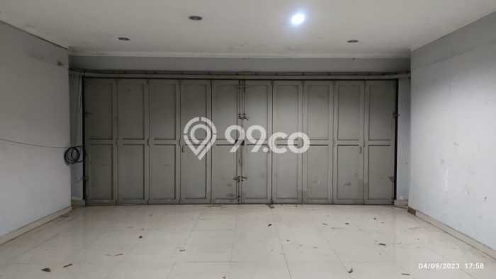 INVESTASI MENGUNTUNGKAN! Komersial Kawasan Surya Sumantri, Luas 700m², Potensi Sewa Tinggi INVESTASI MENGUNTUNGKAN! Komersial Kawasan Surya Sumantri, Luas 700m², Potensi Sewa Tinggi