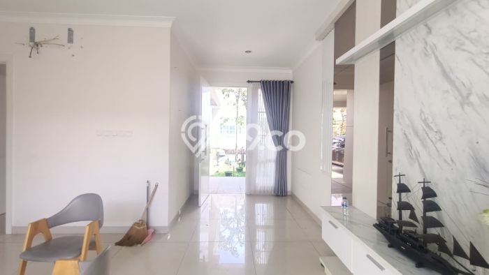 Disewakan! Rumah 4 Kamar Tidur &
3 Kamar Mandi di Podomoro Park Bandung, Bandung Disewakan! Rumah 4 Kamar Tidur &
3 Kamar Mandi di Podomoro Park Bandung, Bandung
