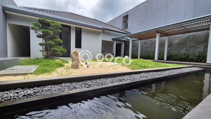 Rumah Elit Modern Siap Huni di Kota Baru Parahyangan Bandung Rumah Elit Modern Siap Huni di Kota Baru Parahyangan Bandung
