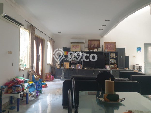 Rumah Mewah LB 837m2 Siap Pakai Desain Elegan di Sunter, Jakarta Utara Rumah Mewah LB 837m2 Siap Pakai Desain Elegan di Sunter, Jakarta Utara