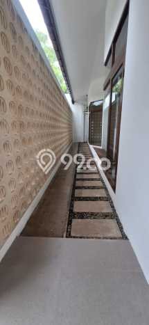 Hunian Bagus Disewakan di Pejaten, Jakarta Selatan LT 1000m2, LB 700m2 Hunian Bagus Disewakan di Pejaten, Jakarta Selatan LT 1000m2, LB 700m2