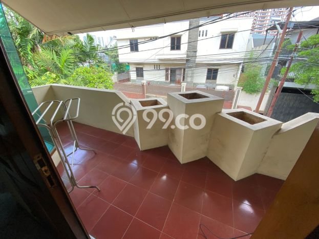 Rumah Mewah Siap Huni LT 327m2 di Kebayoran Baru, Jakarta Selatan Rumah Mewah Siap Huni LT 327m2 di Kebayoran Baru, Jakarta Selatan