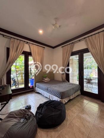 Sewa Rumah Nyaman di Kemang LT 560m2 / LB 400m2 Kondisi Bagus Sewa Rumah Nyaman di Kemang LT 560m2 / LB 400m2 Kondisi Bagus
