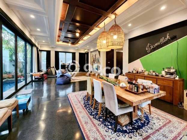 Dijual Rumah Mewah Megah Dengan View Eksklusif di Pejaten, Jakarta Selatan Dijual Rumah Mewah Megah Dengan View Eksklusif di Pejaten, Jakarta Selatan