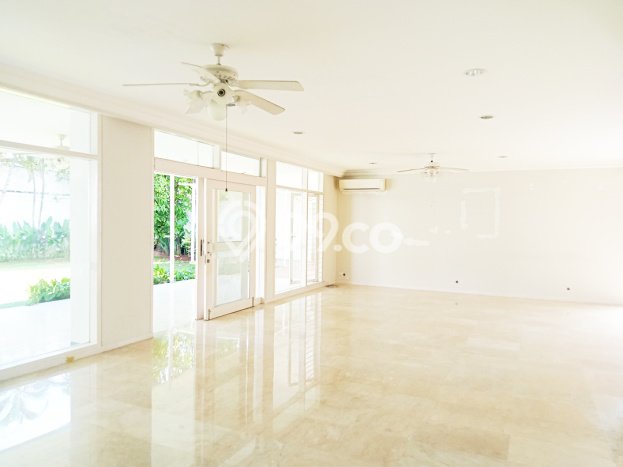 Disewakan! Rumah 4 Kamar Tidur &
4 Kamar Mandi di Pejaten Timur, Jakarta Selatan Disewakan! Rumah 4 Kamar Tidur &
4 Kamar Mandi di Pejaten Timur, Jakarta Selatan