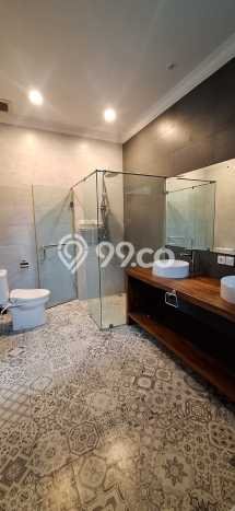 Hunian Bagus Disewakan di Pejaten, Jakarta Selatan LT 1000m2, LB 700m2 Hunian Bagus Disewakan di Pejaten, Jakarta Selatan LT 1000m2, LB 700m2
