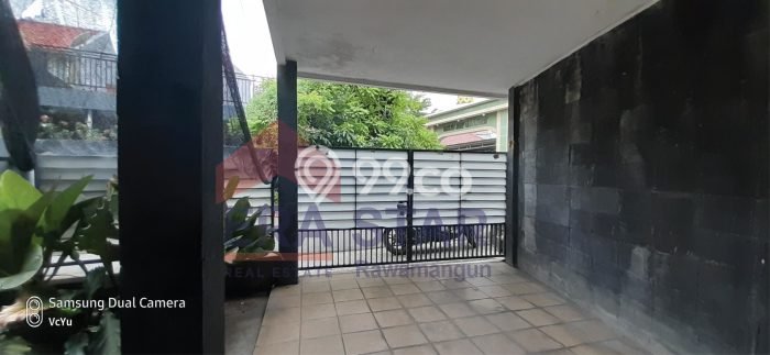 Ready to Use! Luxury House LT 135m2 Desain Elegan di Rawamangun Ready to Use! Luxury House LT 135m2 Desain Elegan di Rawamangun