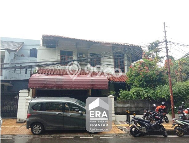 Rumah Mewah LB 400m2 Siap Huni Desain Elegan di Pulomas, Jakarta Timur Rumah Mewah LB 400m2 Siap Huni Desain Elegan di Pulomas, Jakarta Timur