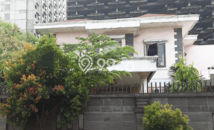 Hunian Eksklusif Siap Huni LT 896m2 di Kebon Jeruk, Jakarta Barat Hunian Eksklusif Siap Huni LT 896m2 di Kebon Jeruk, Jakarta Barat